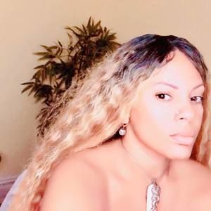 Meet your Posher, Roxanne